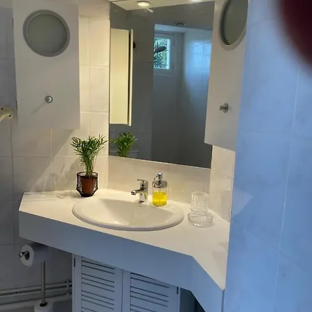 Cozy Oasis: Quiet 2-Room Apartment with Terrace and Free Parking Toulouse Exterior photo