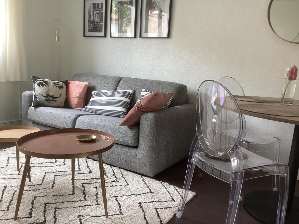 Holiday home Cozy Oasis: Quiet 2-room With Terrace And Free Parking