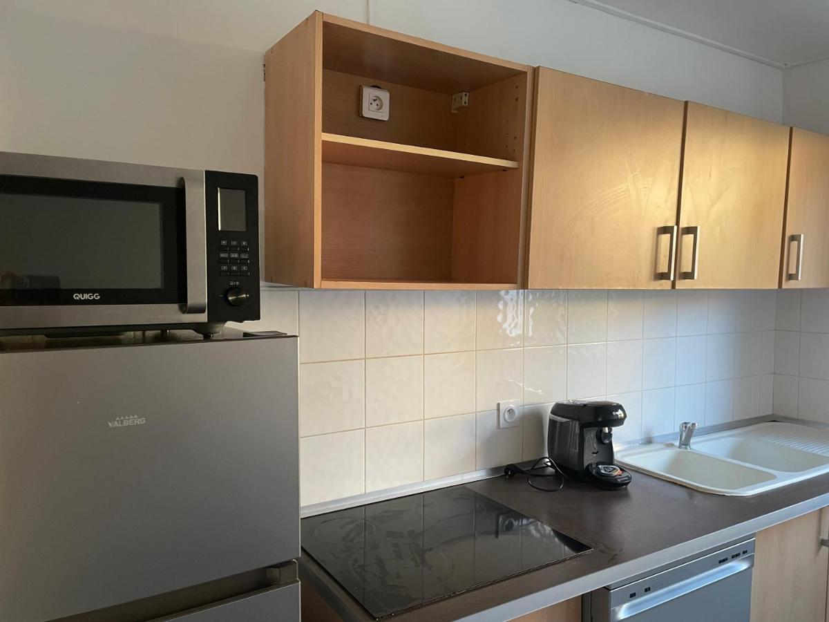 Cozy Oasis: Quiet 2-room With Terrace And Free Parking