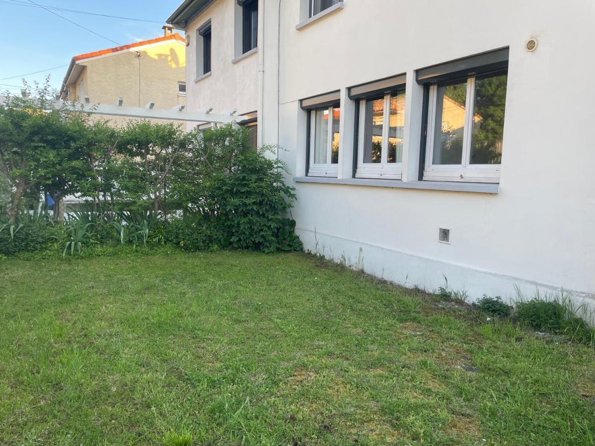 Cozy Oasis: Quiet 2-room With Terrace And Free Parking